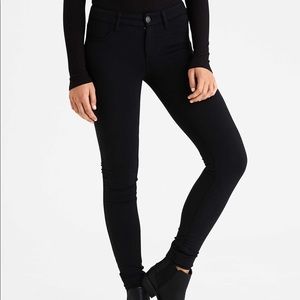 Black denim jeans American Eagle!!